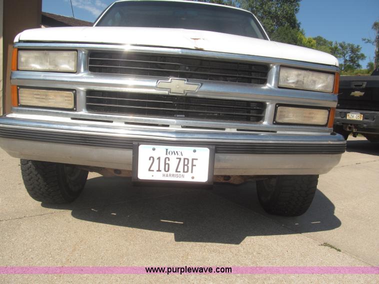 image for item F7050 1998 Chevrolet Cheyenne 1500 Ext. Cab pickup truck