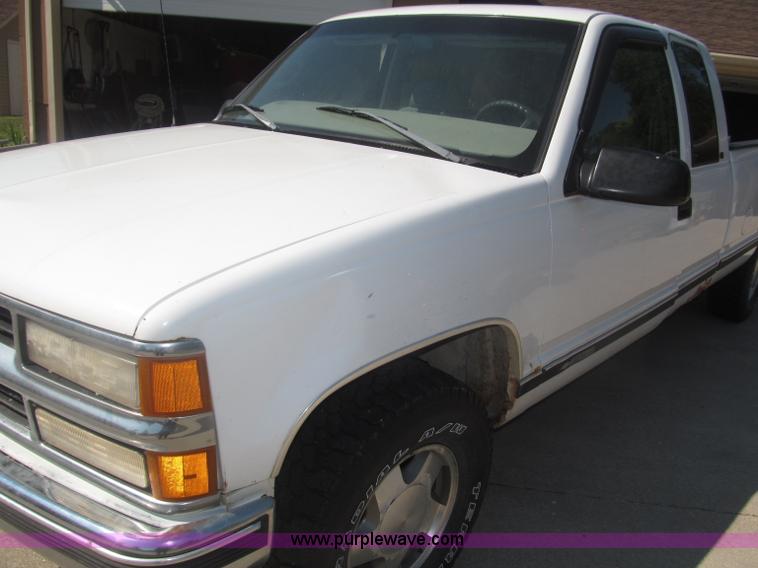 image for item F7050 1998 Chevrolet Cheyenne 1500 Ext. Cab pickup truck