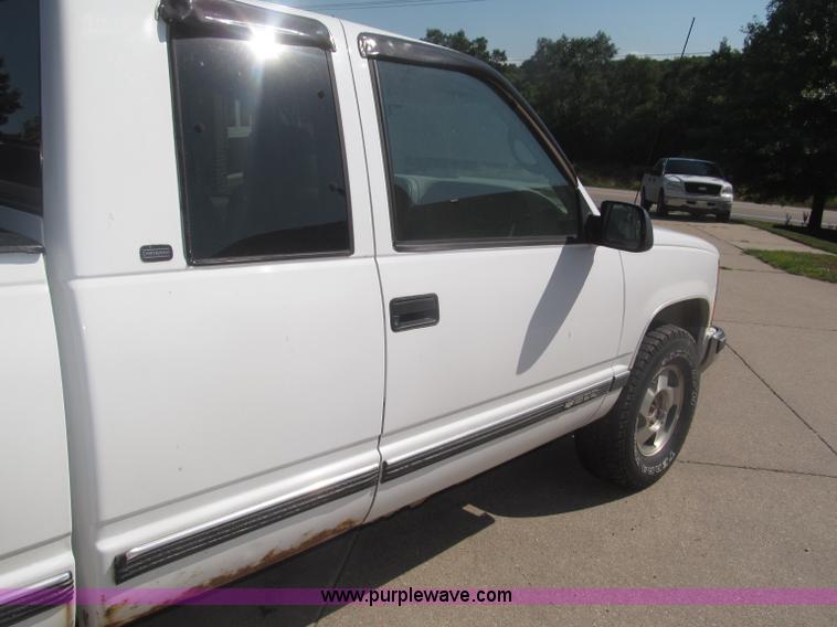 image for item F7050 1998 Chevrolet Cheyenne 1500 Ext. Cab pickup truck