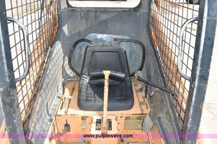 image for item G6074 Mustang 940 skid steer