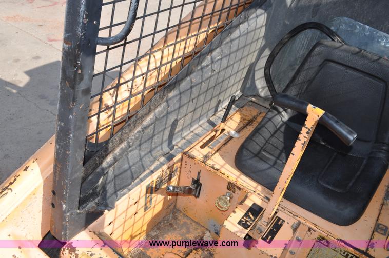 image for item G6074 Mustang 940 skid steer