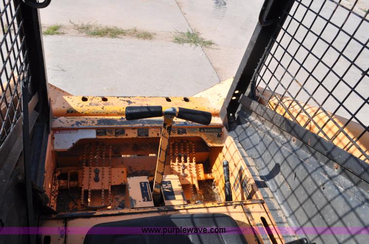 image for item G6074 Mustang 940 skid steer