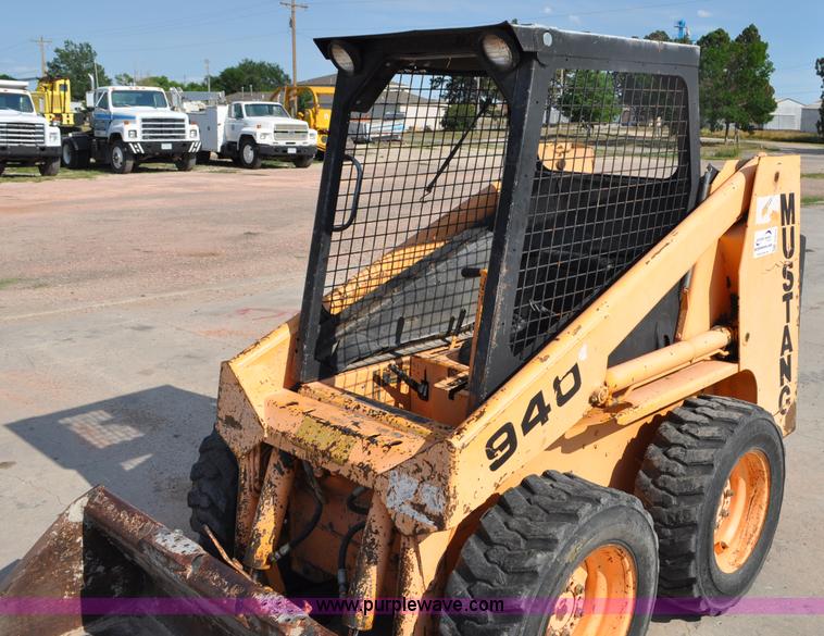 image for item G6074 Mustang 940 skid steer
