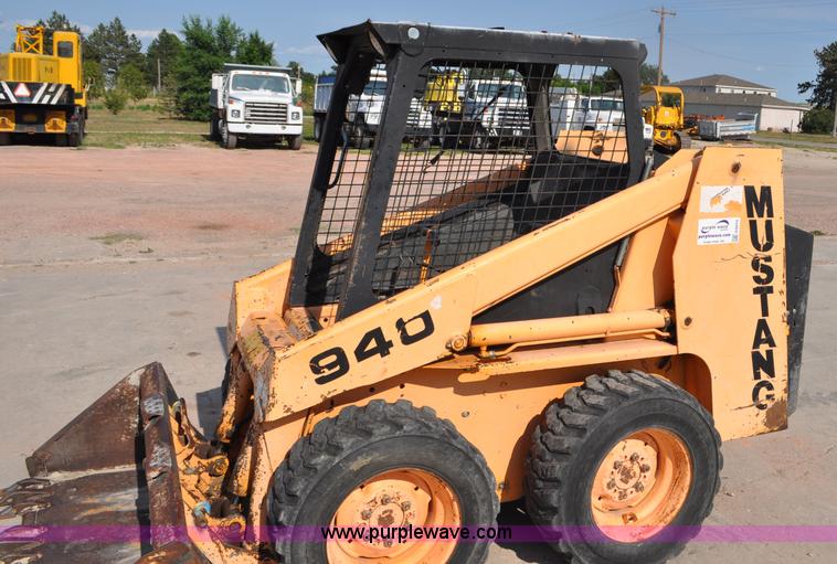 image for item G6074 Mustang 940 skid steer