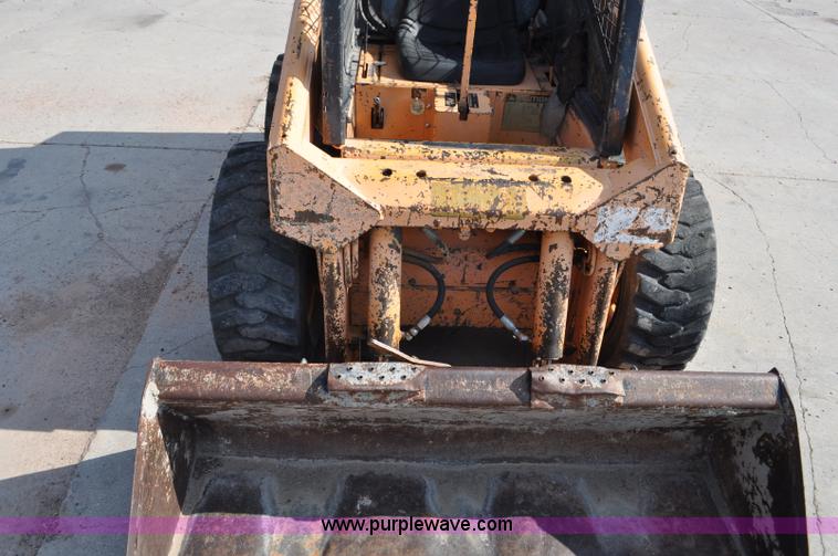 image for item G6074 Mustang 940 skid steer