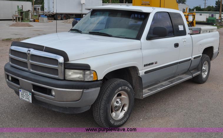 image for item G6075 1998 Dodge Ram 1500 Quad Cab pickup truck
