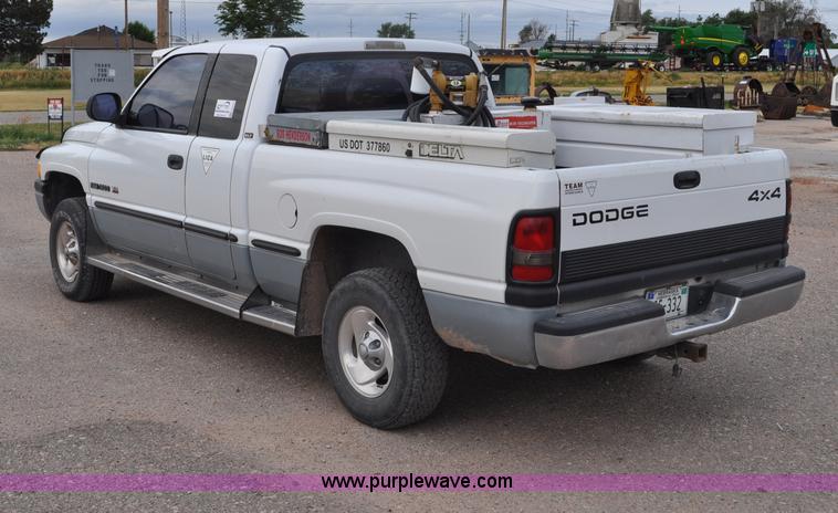image for item G6075 1998 Dodge Ram 1500 Quad Cab pickup truck
