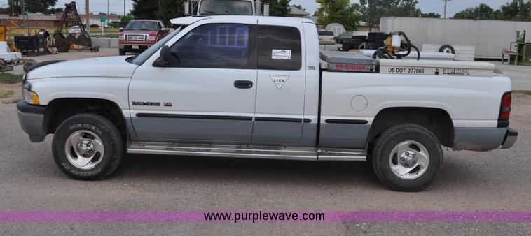 image for item G6075 1998 Dodge Ram 1500 Quad Cab pickup truck