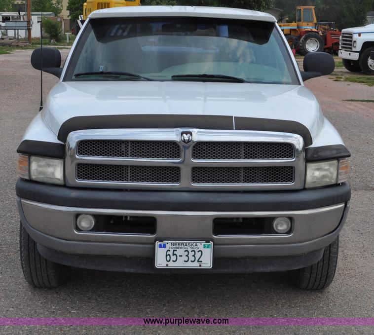 image for item G6075 1998 Dodge Ram 1500 Quad Cab pickup truck