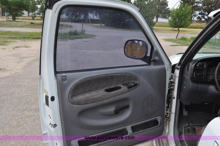 image for item G6075 1998 Dodge Ram 1500 Quad Cab pickup truck