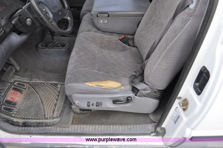 image for item G6075 1998 Dodge Ram 1500 Quad Cab pickup truck