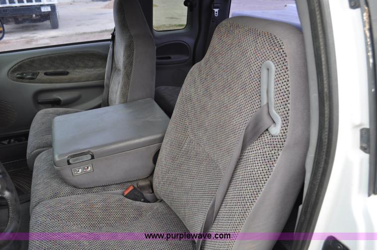 image for item G6075 1998 Dodge Ram 1500 Quad Cab pickup truck