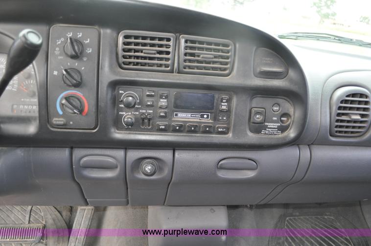 image for item G6075 1998 Dodge Ram 1500 Quad Cab pickup truck