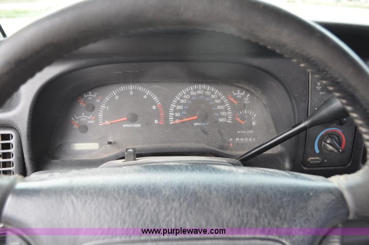 image for item G6075 1998 Dodge Ram 1500 Quad Cab pickup truck