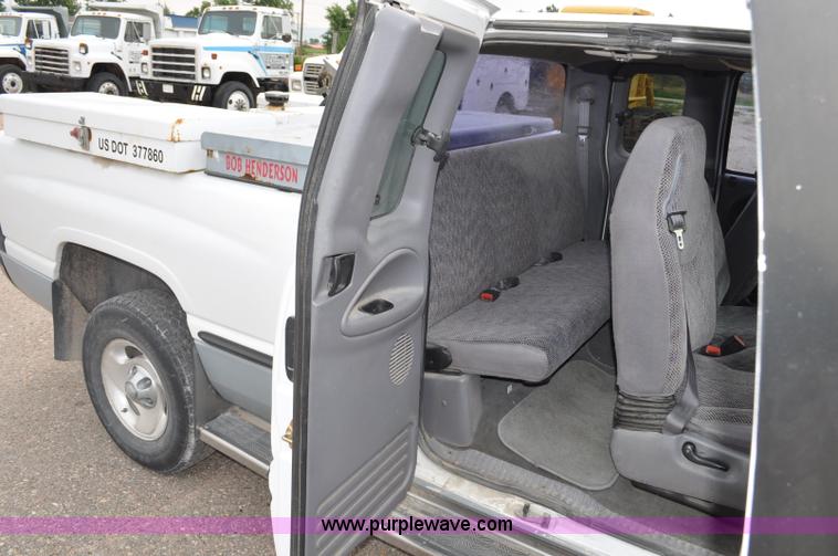 image for item G6075 1998 Dodge Ram 1500 Quad Cab pickup truck