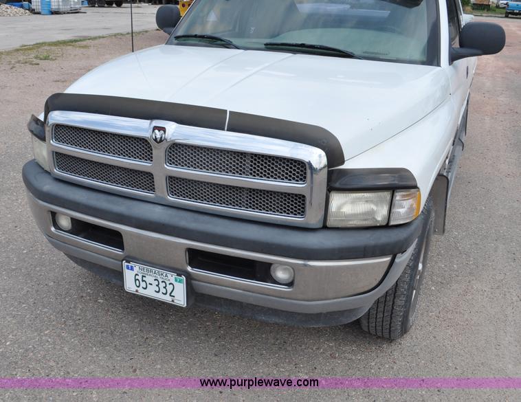 image for item G6075 1998 Dodge Ram 1500 Quad Cab pickup truck