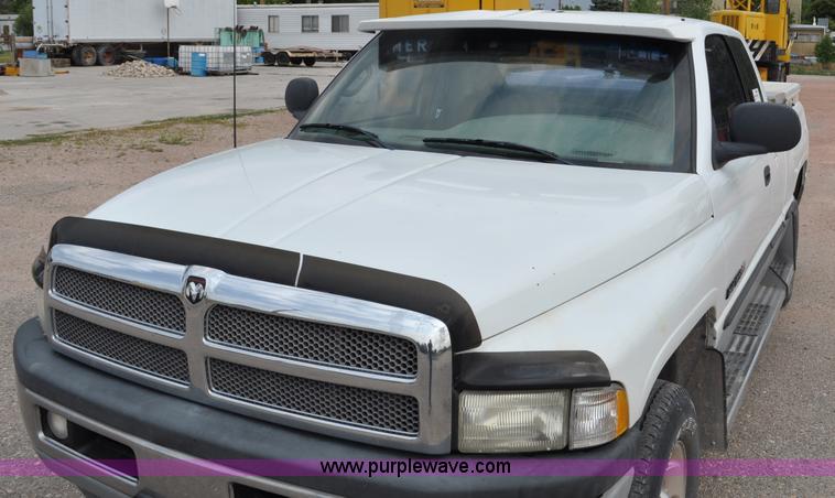 image for item G6075 1998 Dodge Ram 1500 Quad Cab pickup truck