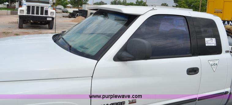 image for item G6075 1998 Dodge Ram 1500 Quad Cab pickup truck