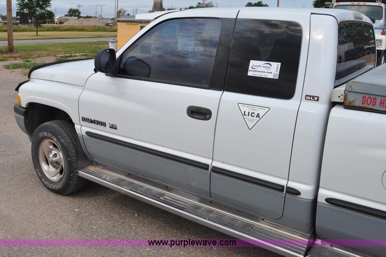 image for item G6075 1998 Dodge Ram 1500 Quad Cab pickup truck