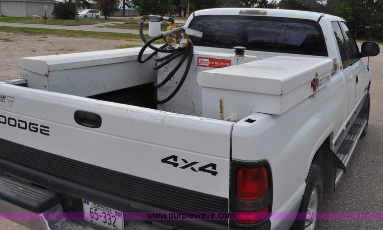 image for item G6075 1998 Dodge Ram 1500 Quad Cab pickup truck