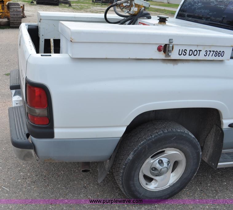 image for item G6075 1998 Dodge Ram 1500 Quad Cab pickup truck