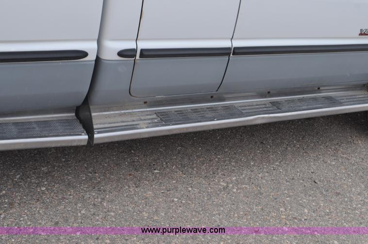 image for item G6075 1998 Dodge Ram 1500 Quad Cab pickup truck