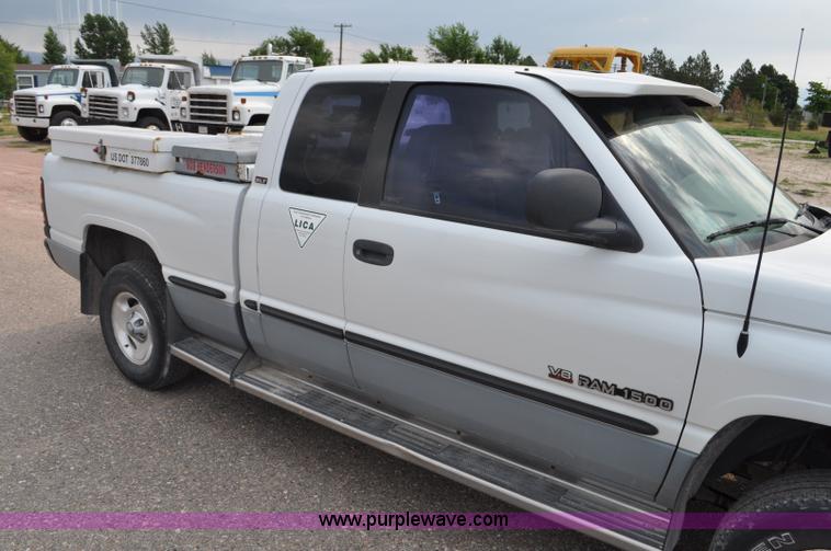 image for item G6075 1998 Dodge Ram 1500 Quad Cab pickup truck