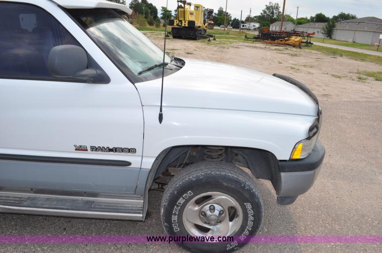 image for item G6075 1998 Dodge Ram 1500 Quad Cab pickup truck
