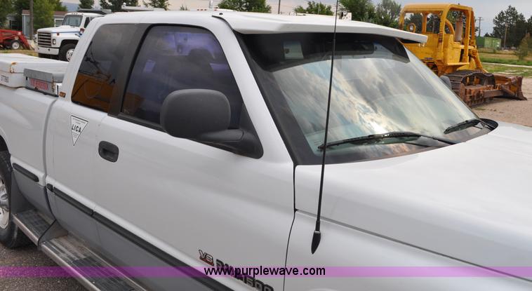 image for item G6075 1998 Dodge Ram 1500 Quad Cab pickup truck