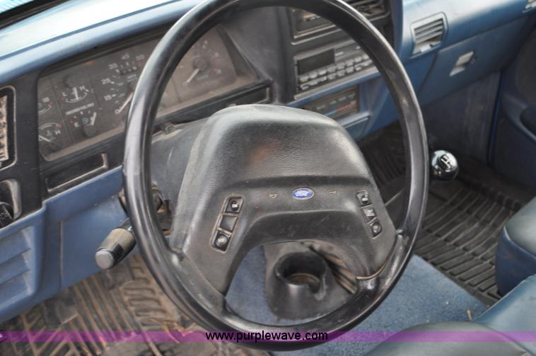 image for item G6076 1993 Ford Ranger XLT SuperCab pickup truck