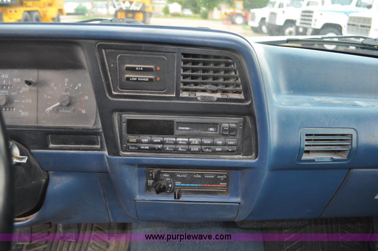 image for item G6076 1993 Ford Ranger XLT SuperCab pickup truck