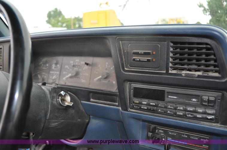 image for item G6076 1993 Ford Ranger XLT SuperCab pickup truck