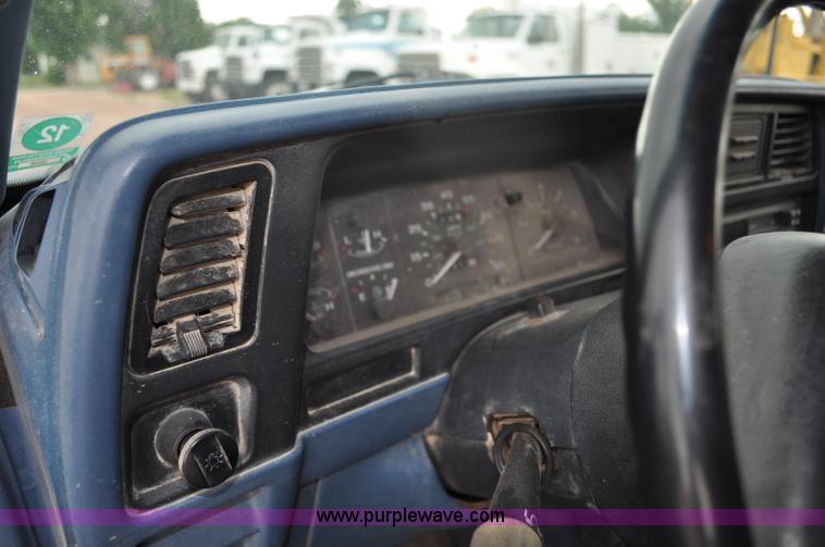 image for item G6076 1993 Ford Ranger XLT SuperCab pickup truck