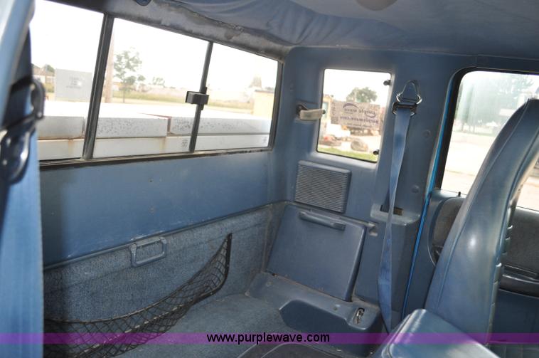 image for item G6076 1993 Ford Ranger XLT SuperCab pickup truck