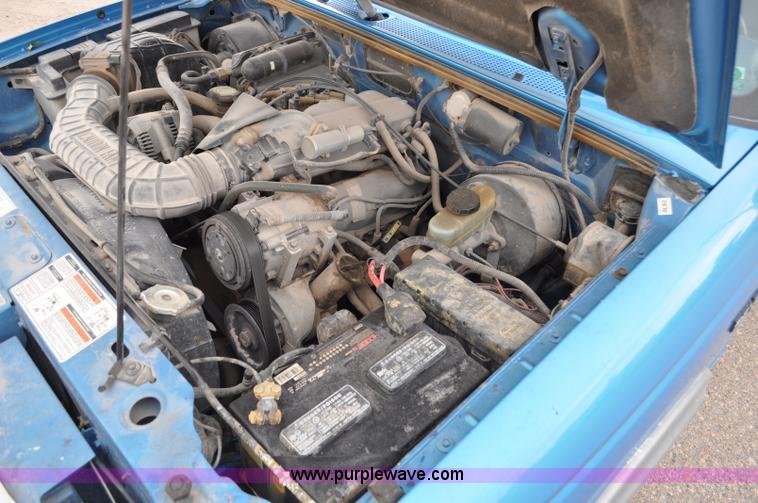 image for item G6076 1993 Ford Ranger XLT SuperCab pickup truck
