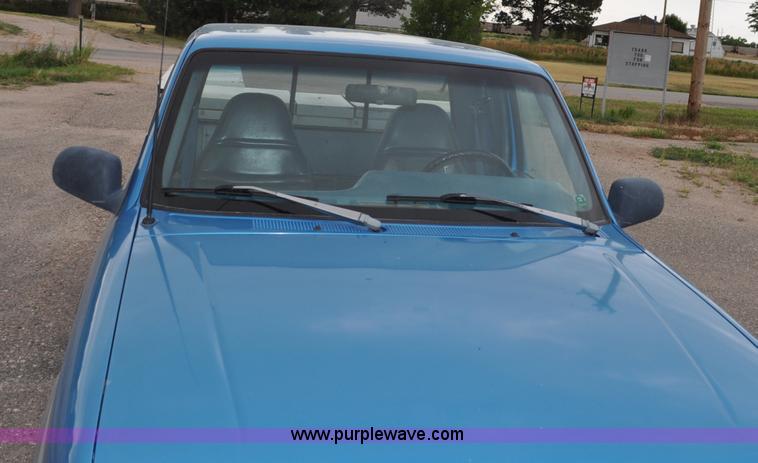 image for item G6076 1993 Ford Ranger XLT SuperCab pickup truck