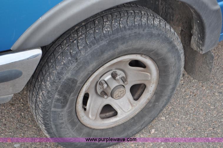 image for item G6076 1993 Ford Ranger XLT SuperCab pickup truck