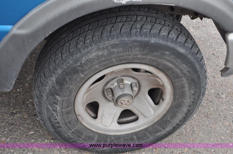 image for item G6076 1993 Ford Ranger XLT SuperCab pickup truck