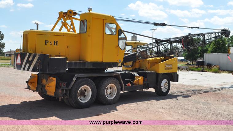 image for item G6077 P & H 155 truck crane