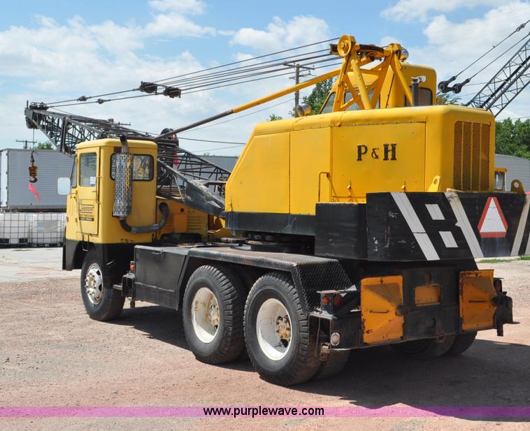 image for item G6077 P & H 155 truck crane