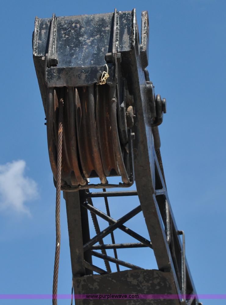 image for item G6077 P & H 155 truck crane