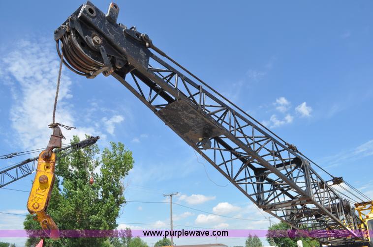 image for item G6077 P & H 155 truck crane