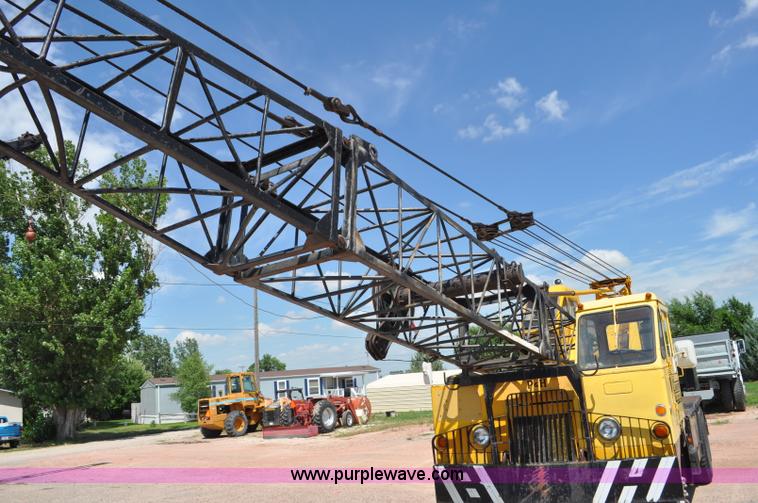 image for item G6077 P & H 155 truck crane