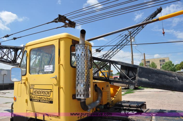 image for item G6077 P & H 155 truck crane