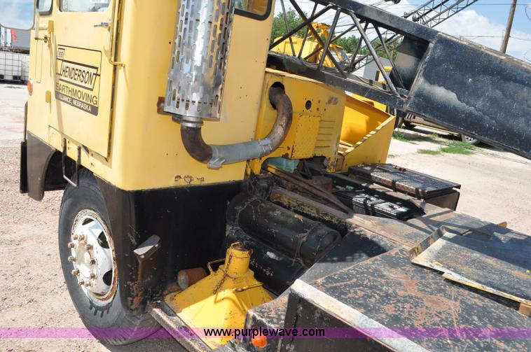 image for item G6077 P & H 155 truck crane