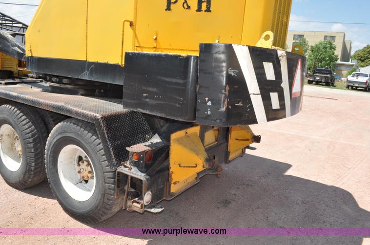 image for item G6077 P & H 155 truck crane