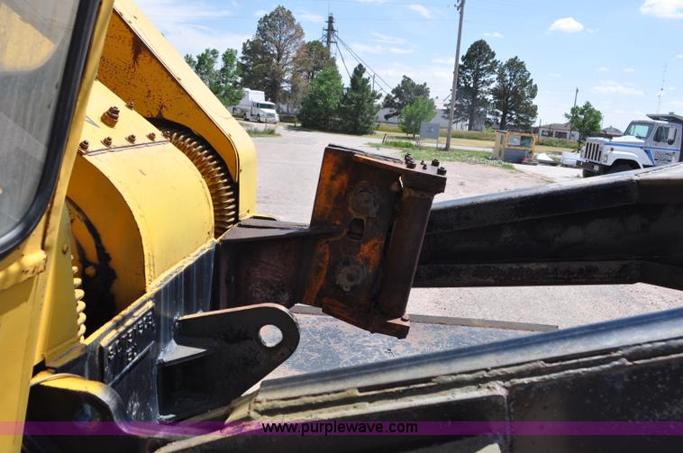 image for item G6077 P & H 155 truck crane