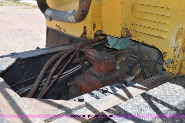 image for item G6077 P & H 155 truck crane