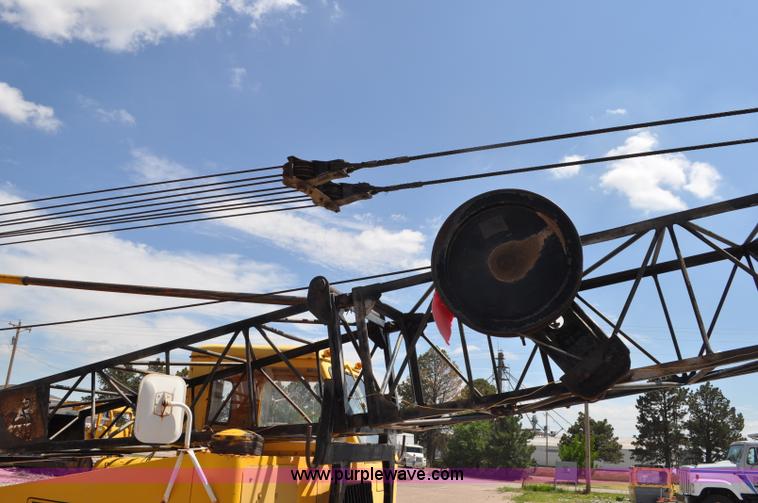 image for item G6077 P & H 155 truck crane