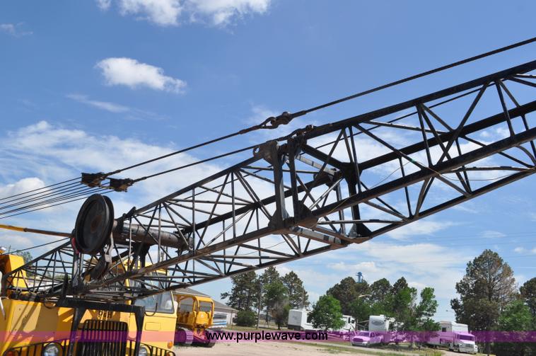 image for item G6077 P & H 155 truck crane